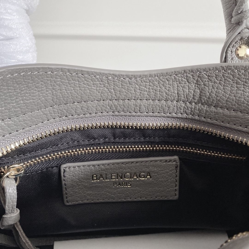 Ba1en*iaga classic city bags